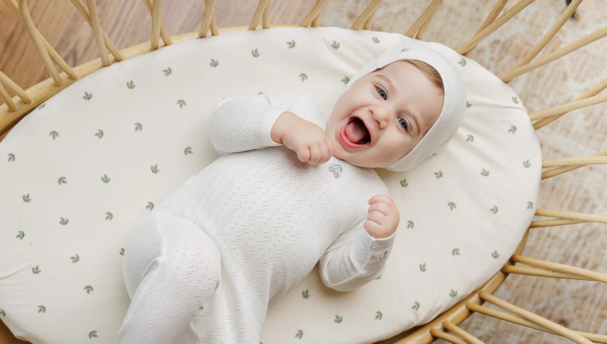 Bassinet Sheet Set - Image 6
