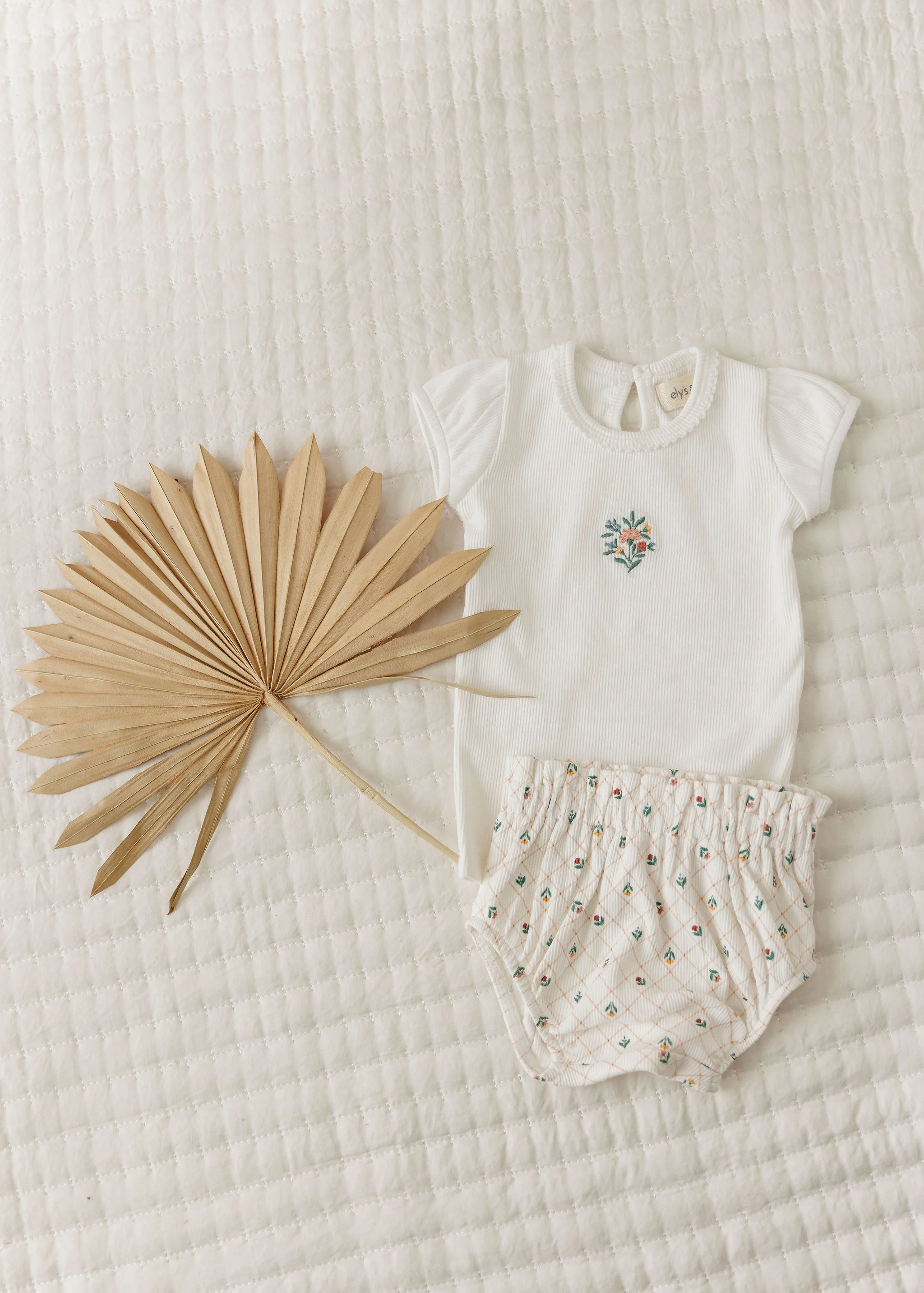Girls Tshirt and Bloomer Set - Ivory - Embroidered Florals - Image 3