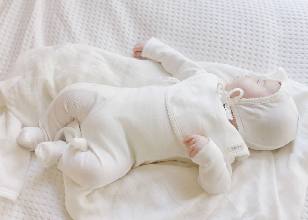 Breathable Muslin Swaddle with Scallop - Image 8