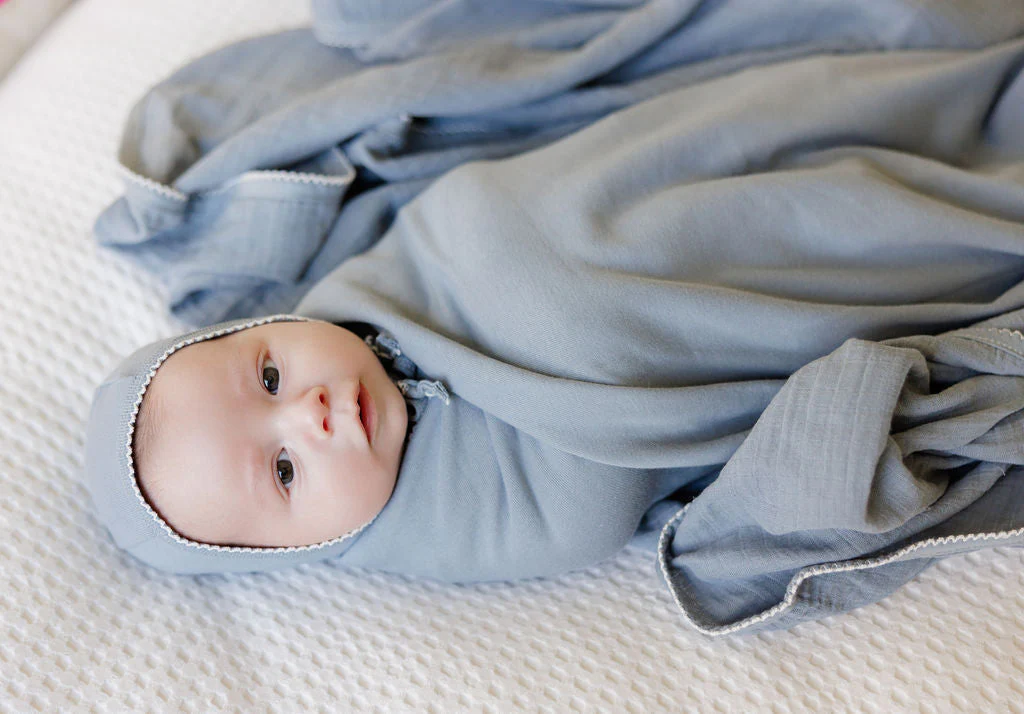 Breathable Muslin Swaddle with Scallop - Image 9